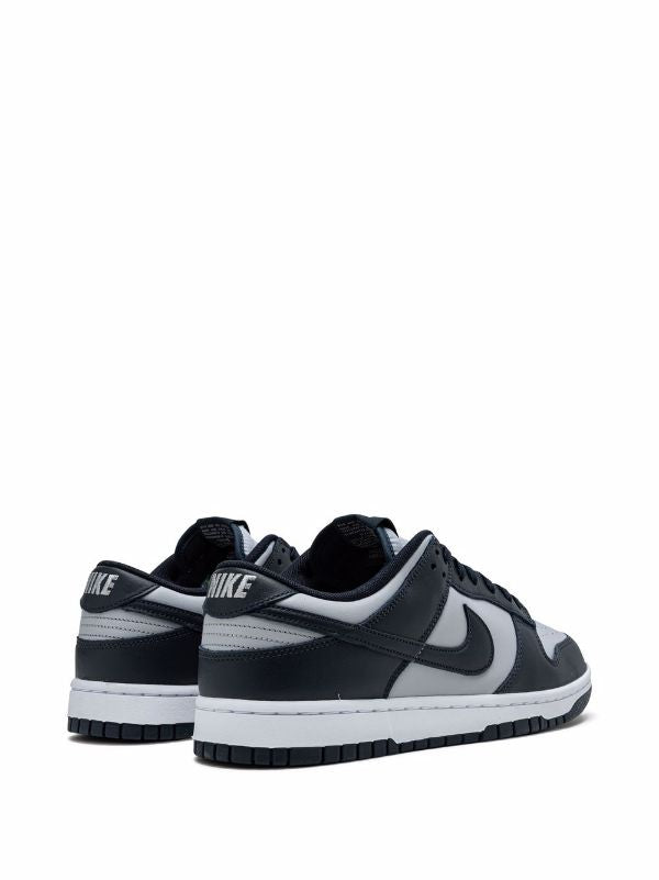 NIKE DUNK LOW Explore the Nike Dunk Low, featuring a crisp leather upper with polished overlays and classic team colors. This '80s basketball icon offers a padded, low-cut collar for all-day comfort.
