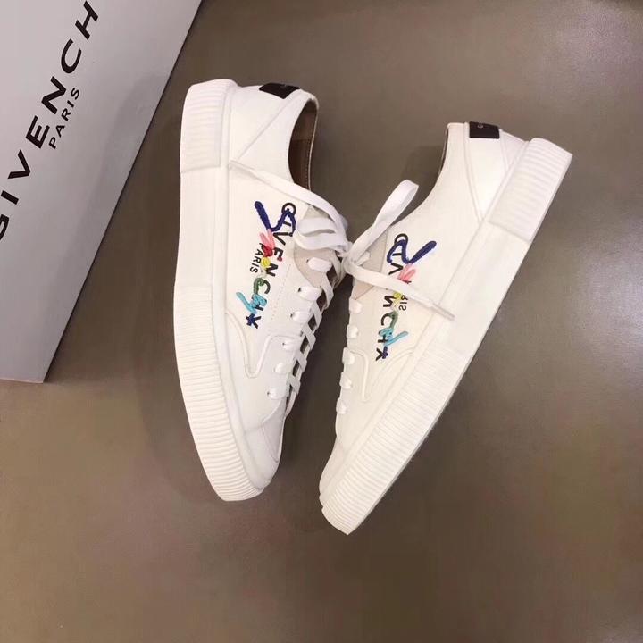 GIVENCHY - SNEAKERS