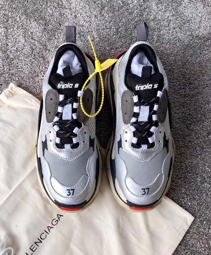 BALENCIAGA - TRIPLE S