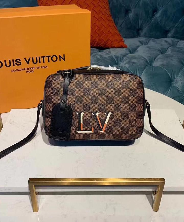 LOUIS VUITTON - SAC À BANDOULIÈRE