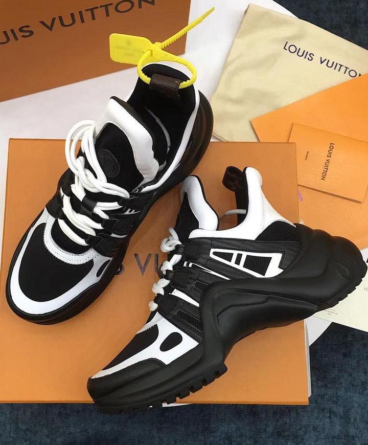 LOUIS VUITTON - SNEAKER