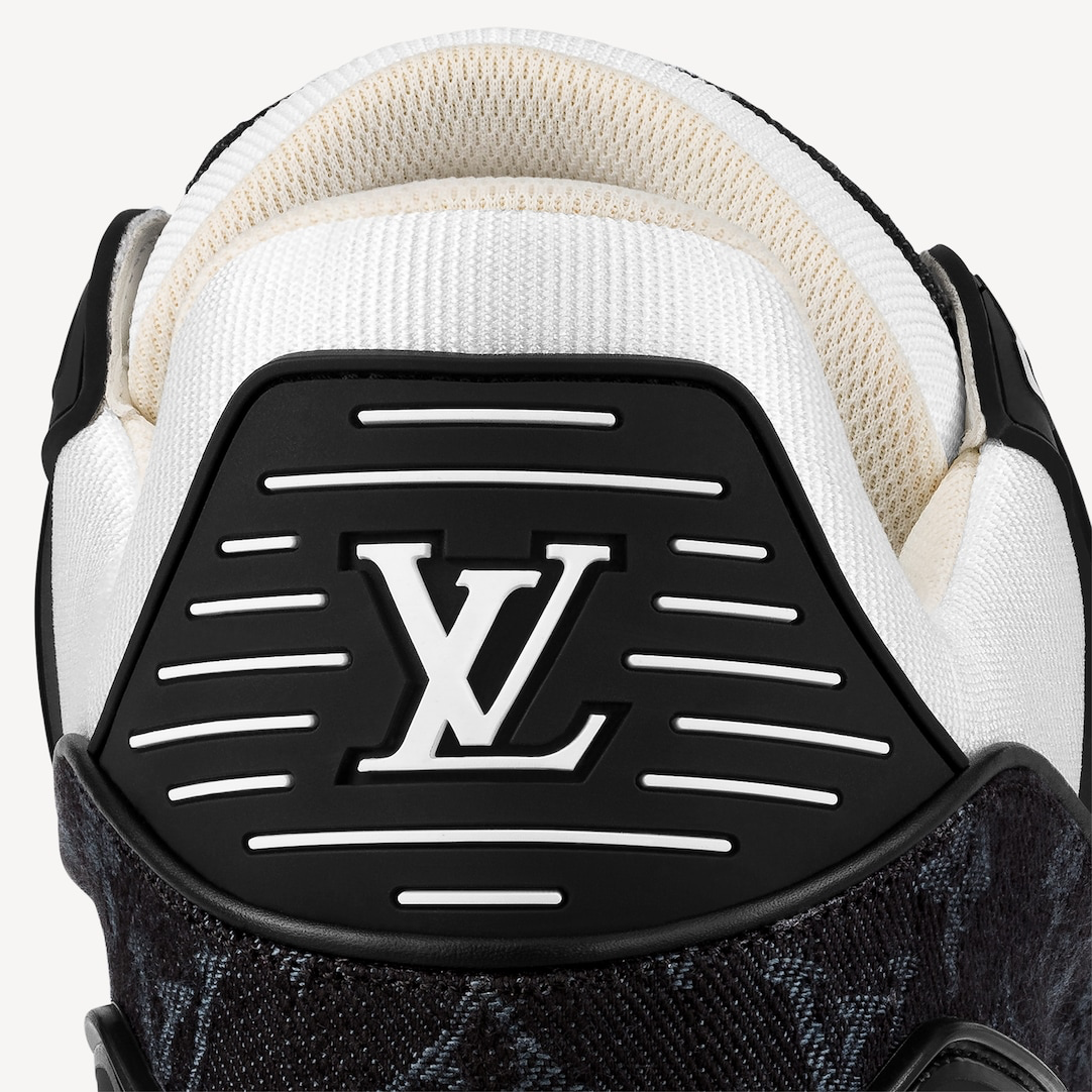 LOUIS VUITTON - SNEAKER Louis Vuitton Trainer Monogram Denim Black – Luxury Sneaker with Monogram Leather